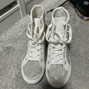 aqua size 7.5 high top sneakers